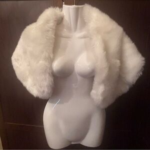 Elegant Ivory White Faux Fur Shawl